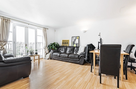41 Stockwell Green, Stockwell, London, SW9 - Kinleigh Folkard & Hayward