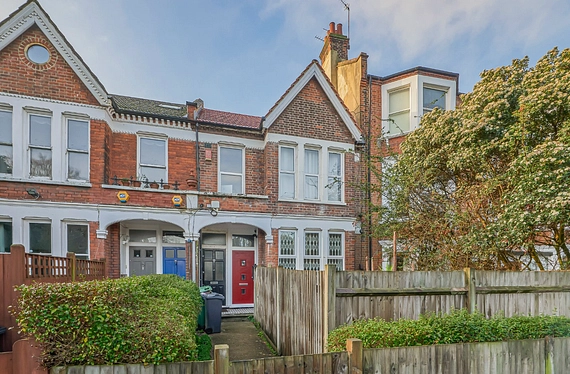 Bonneville Gardens, London, SW4 - Kinleigh Folkard & Hayward