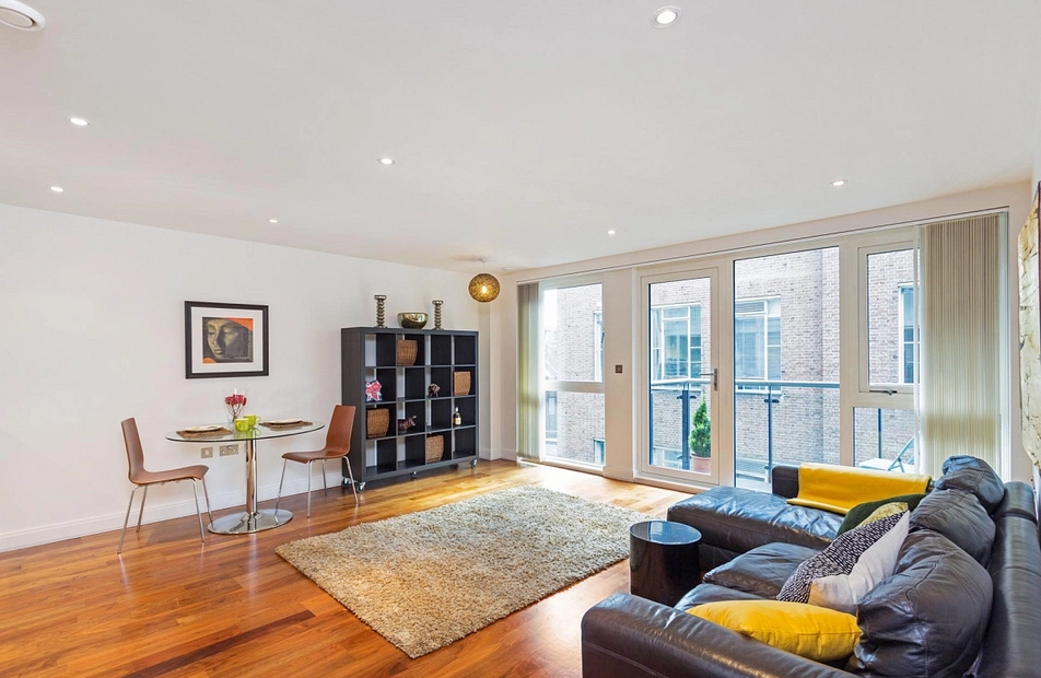 Clerkenwell Road, London, EC1M - Kinleigh Folkard & Hayward