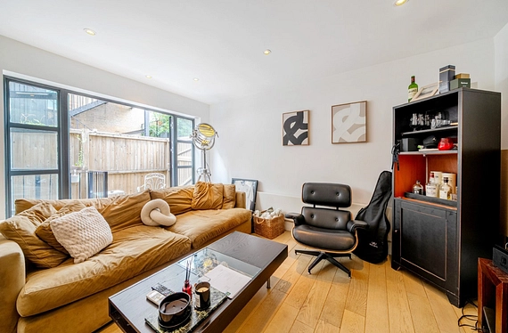 Hatton Place, Farringdon, London, EC1N - Kinleigh Folkard & Hayward