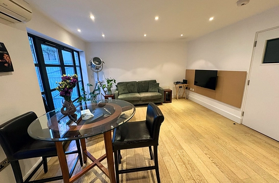 Hatton Place, Farringdon, London, EC1N - Kinleigh Folkard & Hayward