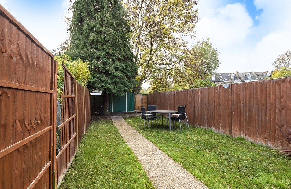 Holmesdale Close, London, SE25 - Kinleigh Folkard & Hayward