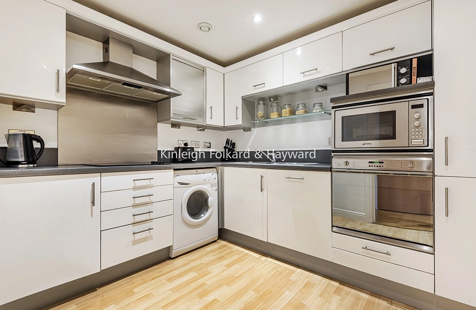 Kingsway, London, N12 - Kinleigh Folkard & Hayward