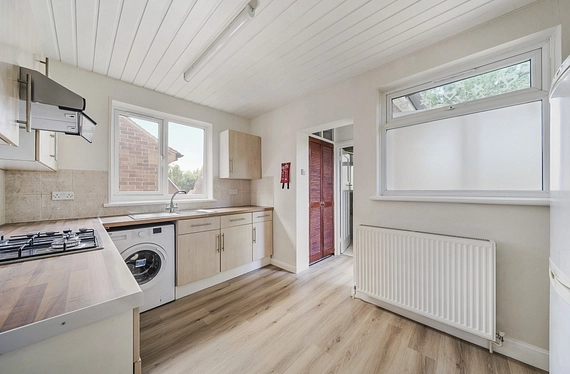 Balfour Grove, London, N20 - Kinleigh Folkard & Hayward