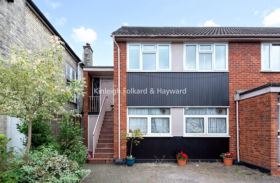 Woodberry Gardens, London, N12 - Kinleigh Folkard & Hayward