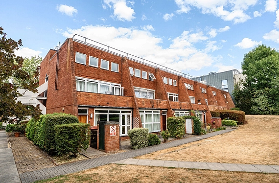 Woodside Park Road, London, N12 - Kinleigh Folkard & Hayward