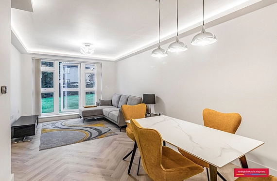 Oakleigh Road North, London, N20 - Kinleigh Folkard & Hayward