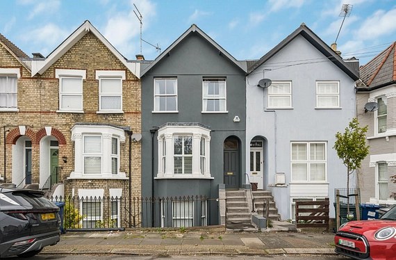 Holly Park Road, Friern Barnet, London, N11 - Kinleigh Folkard & Hayward