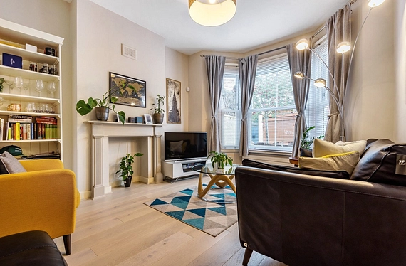 Kinnear Road, London, W12 - Kinleigh Folkard & Hayward