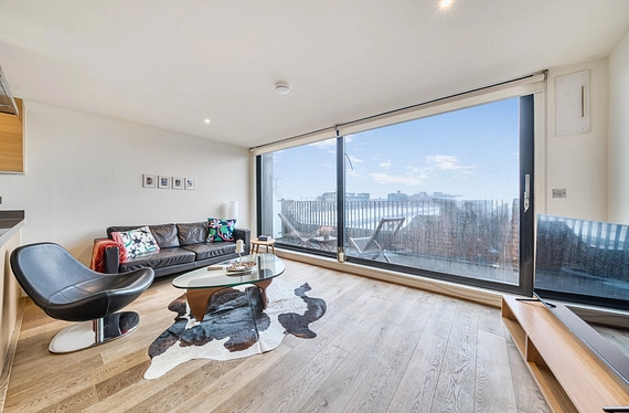 Great West Road, Hammersmith, London, W6 - Kinleigh Folkard & Hayward