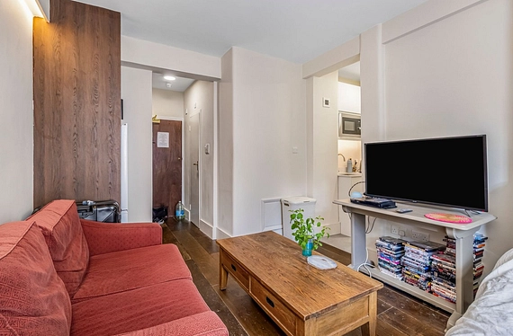Charterhouse Square, Islington, London, EC1M - Kinleigh Folkard & Hayward