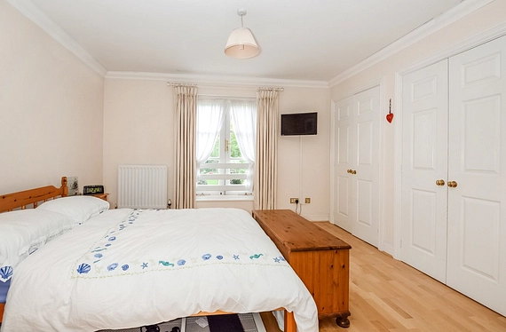 Alexandra Park Road, Muswell Hill London, N22 - Kinleigh Folkard & Hayward