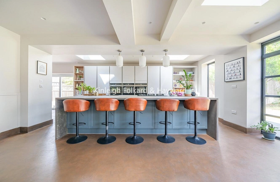 Oak Way, Southgate, London, N14 - Kinleigh Folkard & Hayward