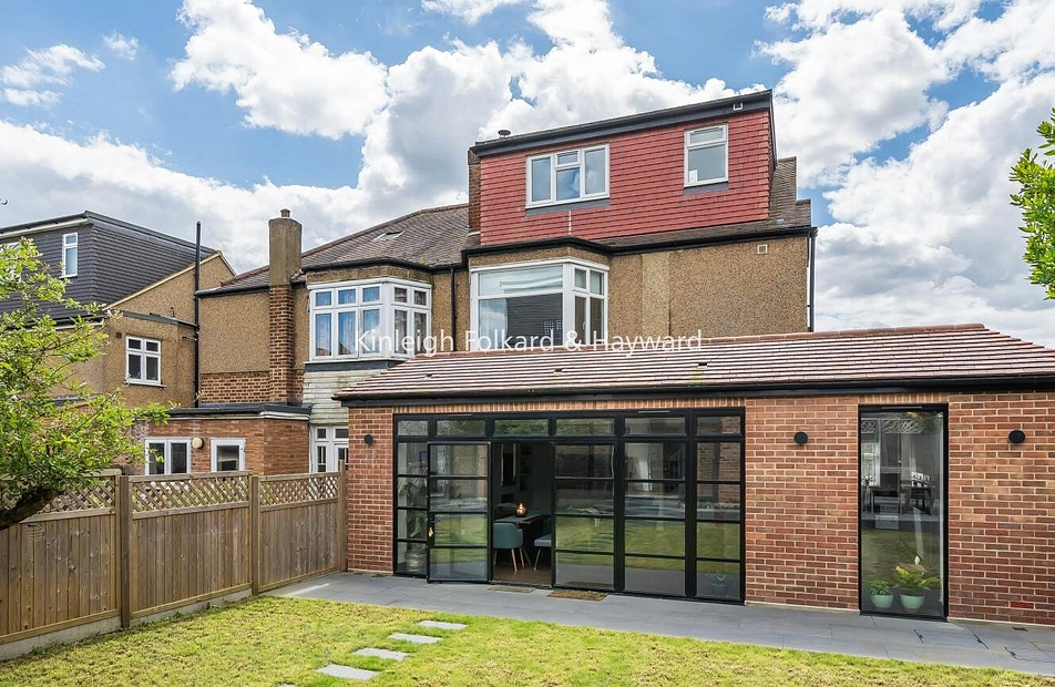 Oak Way, Southgate, London, N14 - Kinleigh Folkard & Hayward