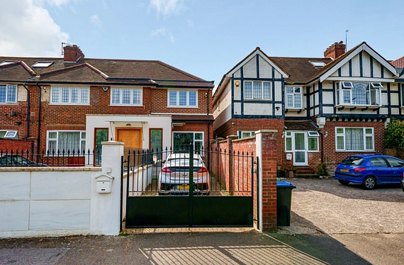 Robin Hood Way, Roehampton Vale, London, SW15 - Kinleigh Folkard & Hayward