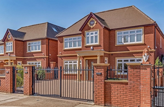 Blakes Avenue, New Malden, Surrey, KT3 - Kinleigh Folkard & Hayward