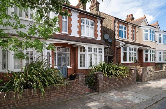 Arragon Gardens, London, SW16 - Kinleigh Folkard & Hayward