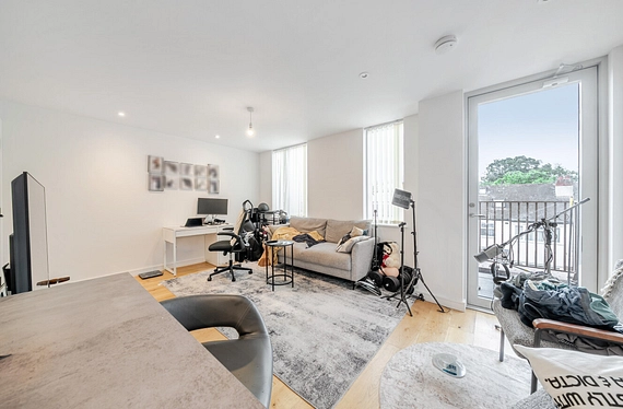 159 Commonside East, Mitcham, CR4 - Kinleigh Folkard & Hayward
