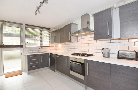 Finborough Road, Chelsea, London, SW10 - Kinleigh Folkard & Hayward