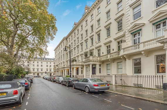 Warwick Square, London, SW1V - Kinleigh Folkard & Hayward