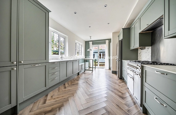 Queens Road, Bromley, Kent, BR1 - Kinleigh Folkard & Hayward