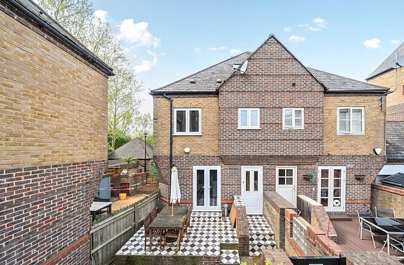 Trafalgar Close, Canada Water, London, SE16 - Kinleigh Folkard & Hayward