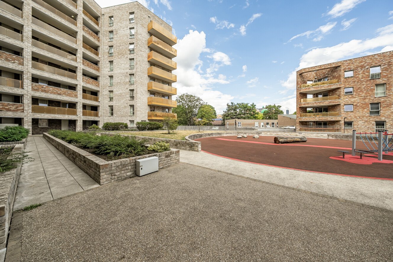 Avenue Road, Acton, London, W3