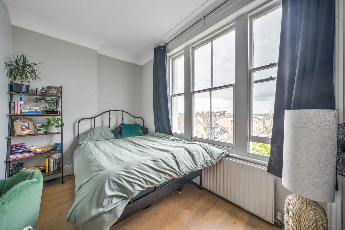 Clapham Common North Side, London, SW4