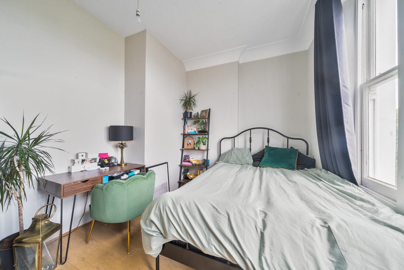 Clapham Common North Side, London, SW4