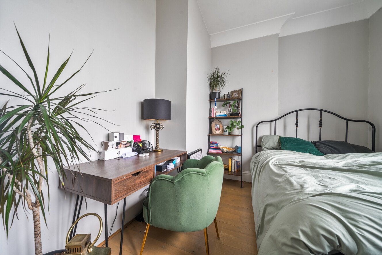 Clapham Common North Side, London, SW4