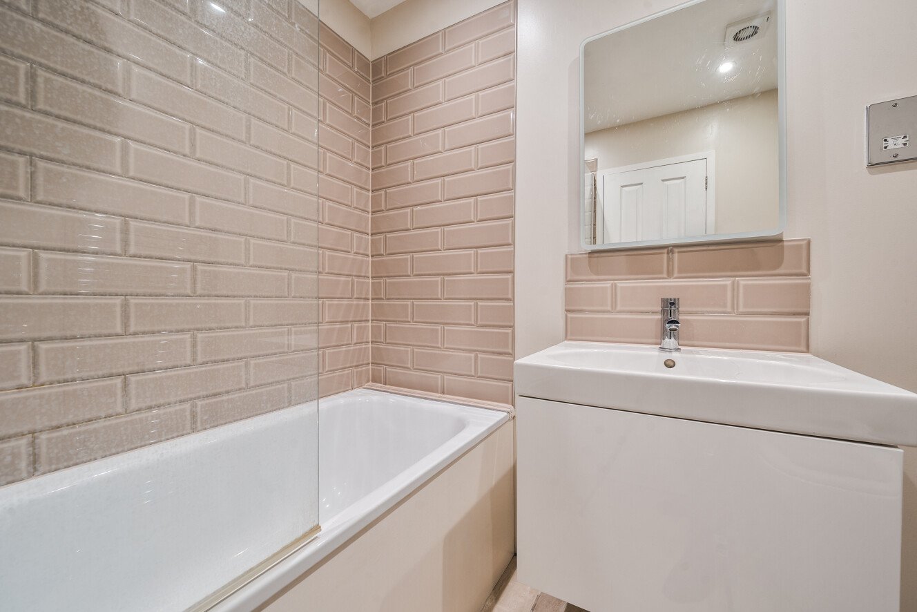 Clapham Common North Side, London, SW4