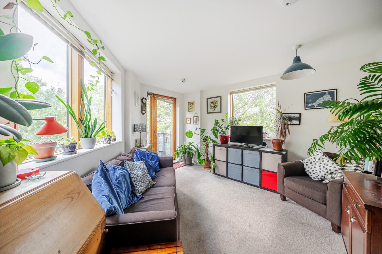 Plough Road, London, SW11