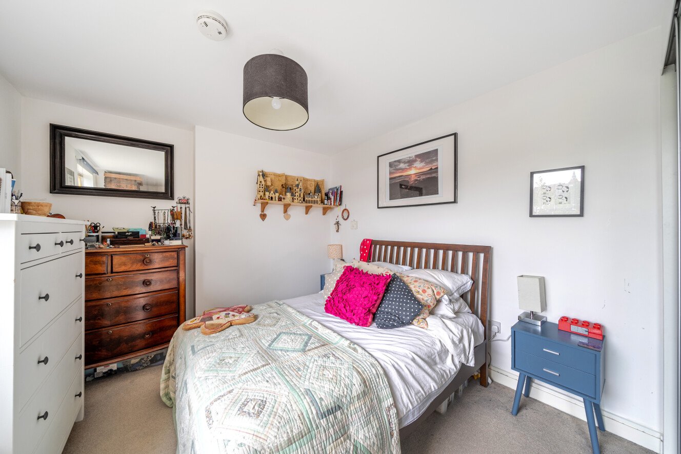 Plough Road, London, SW11