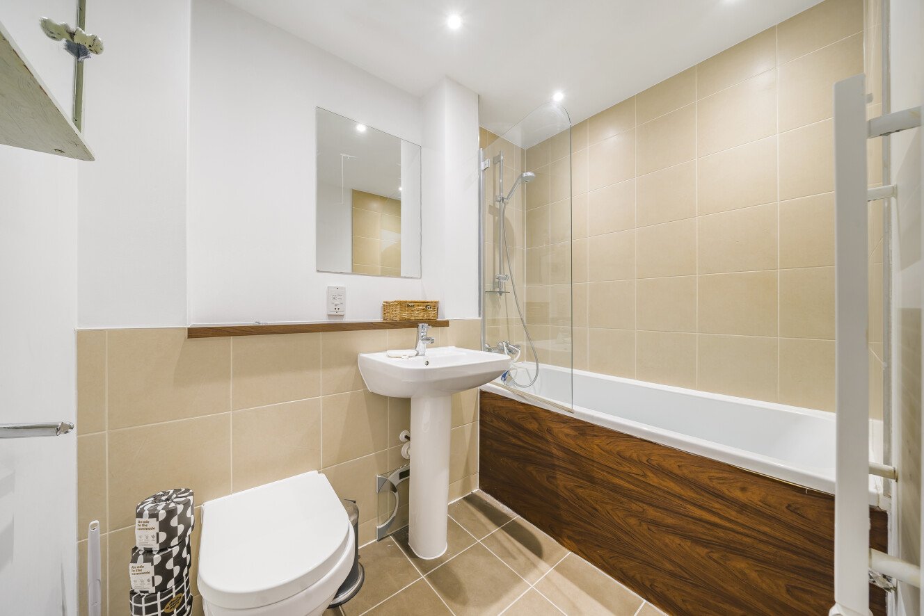 Plough Road, London, SW11