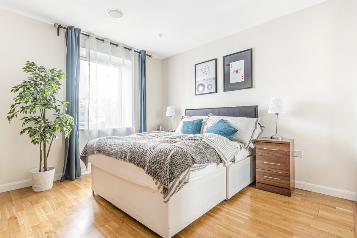 Battersea Park Road, Battersea, London, SW11