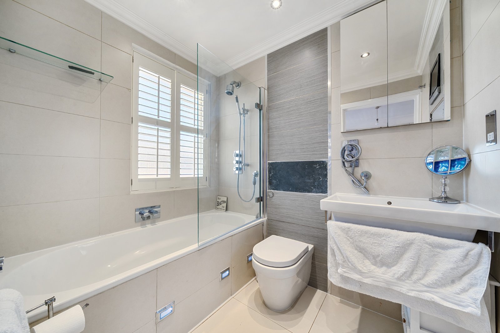 Plover Way, London, SE16