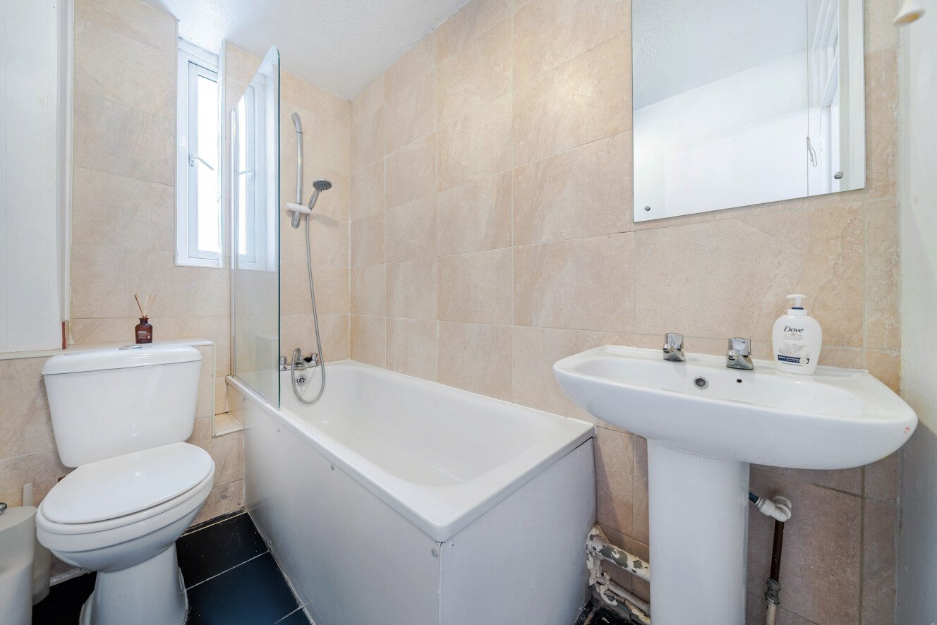 Woolstaplers Way, London, SE16