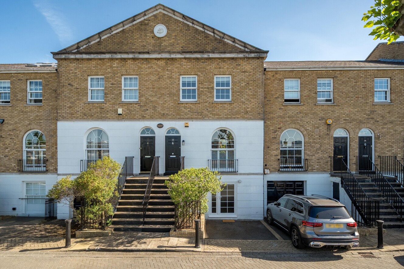 Sovereign Crescent, Rotherhithe, London, SE16 - Kinleigh Folkard & Hayward