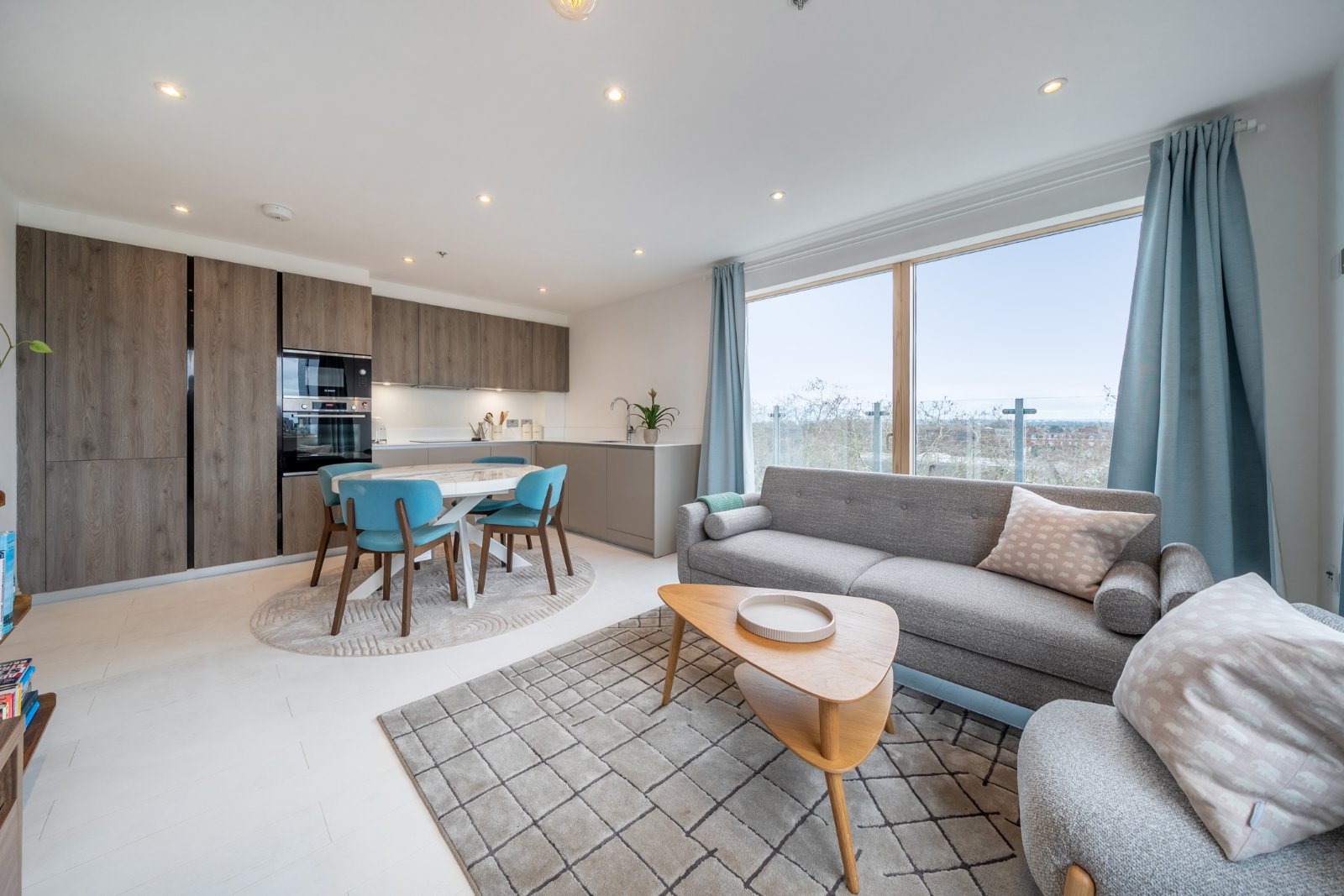 Chiswick High Road, Chiswick, London, W4 - Kinleigh Folkard & Hayward