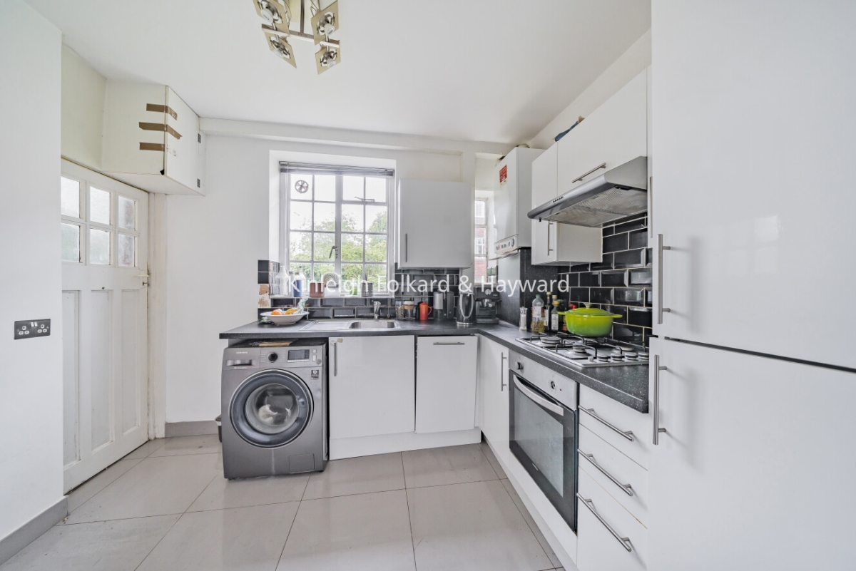 Haslemere Road, London, N8