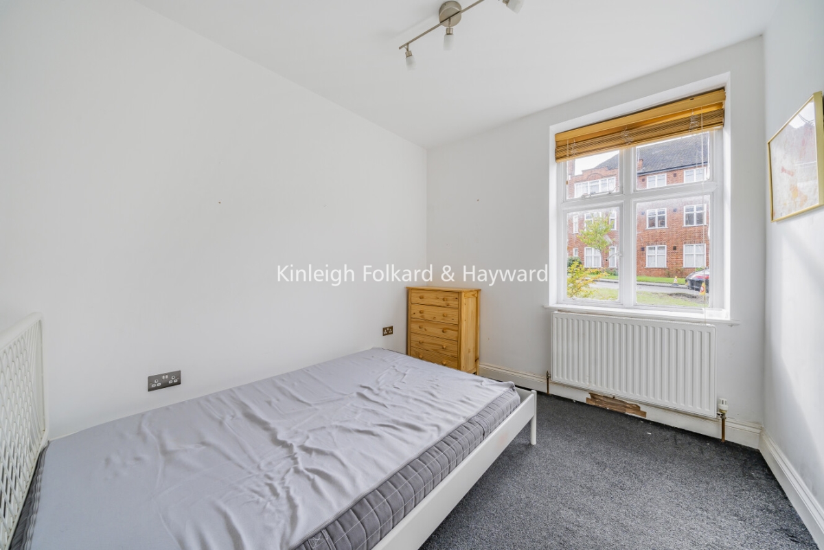 Haslemere Road, London, N8