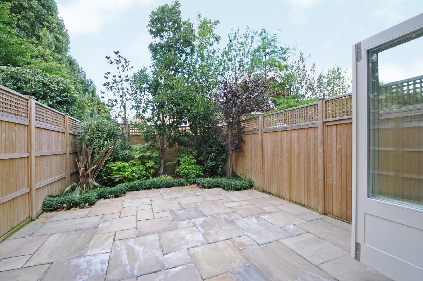 Stonemasons Yard, Earlsfield, London, SW18