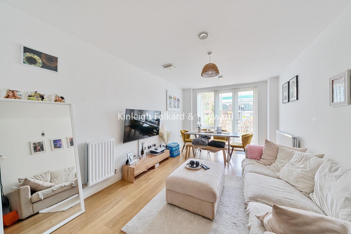 Quayle Crescent, Whetstone, London, N20