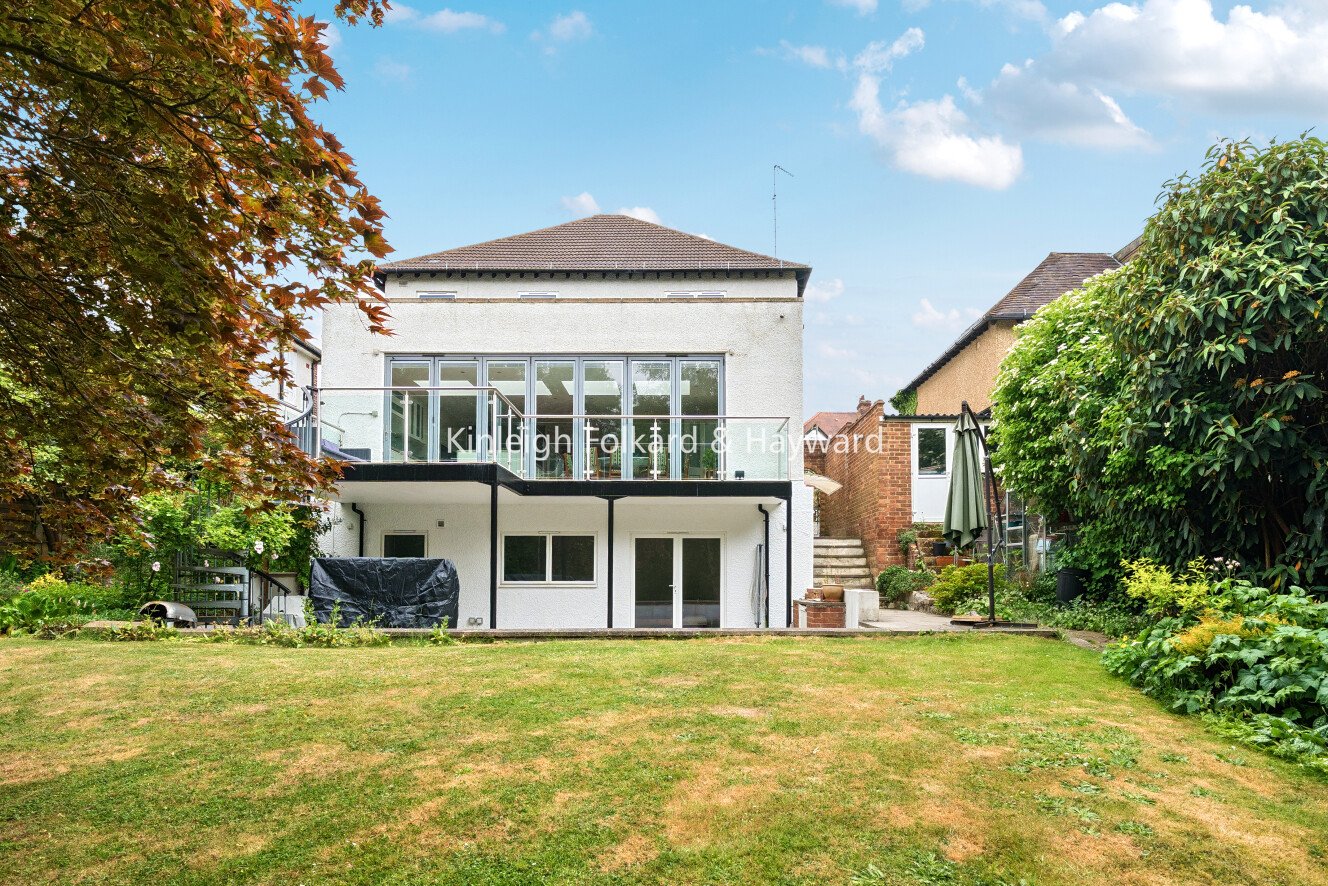 Westbury Road, London, N12