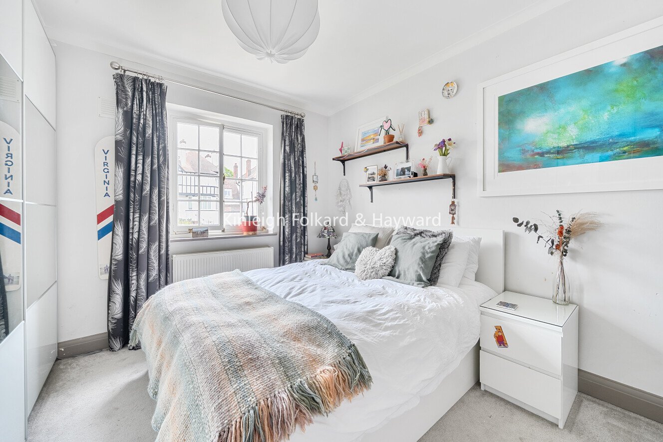 Westbury Road, London, N12