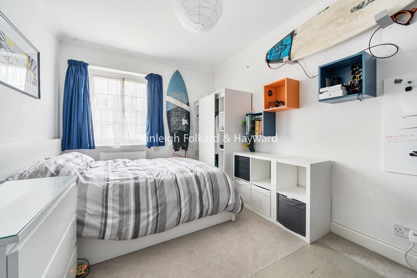 Westbury Road, London, N12