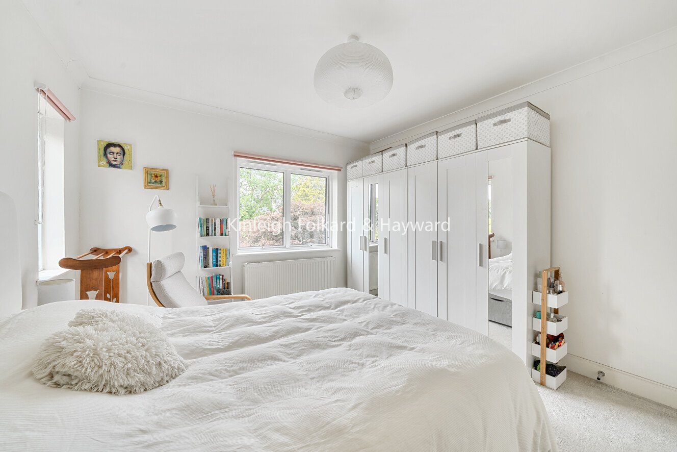 Westbury Road, London, N12