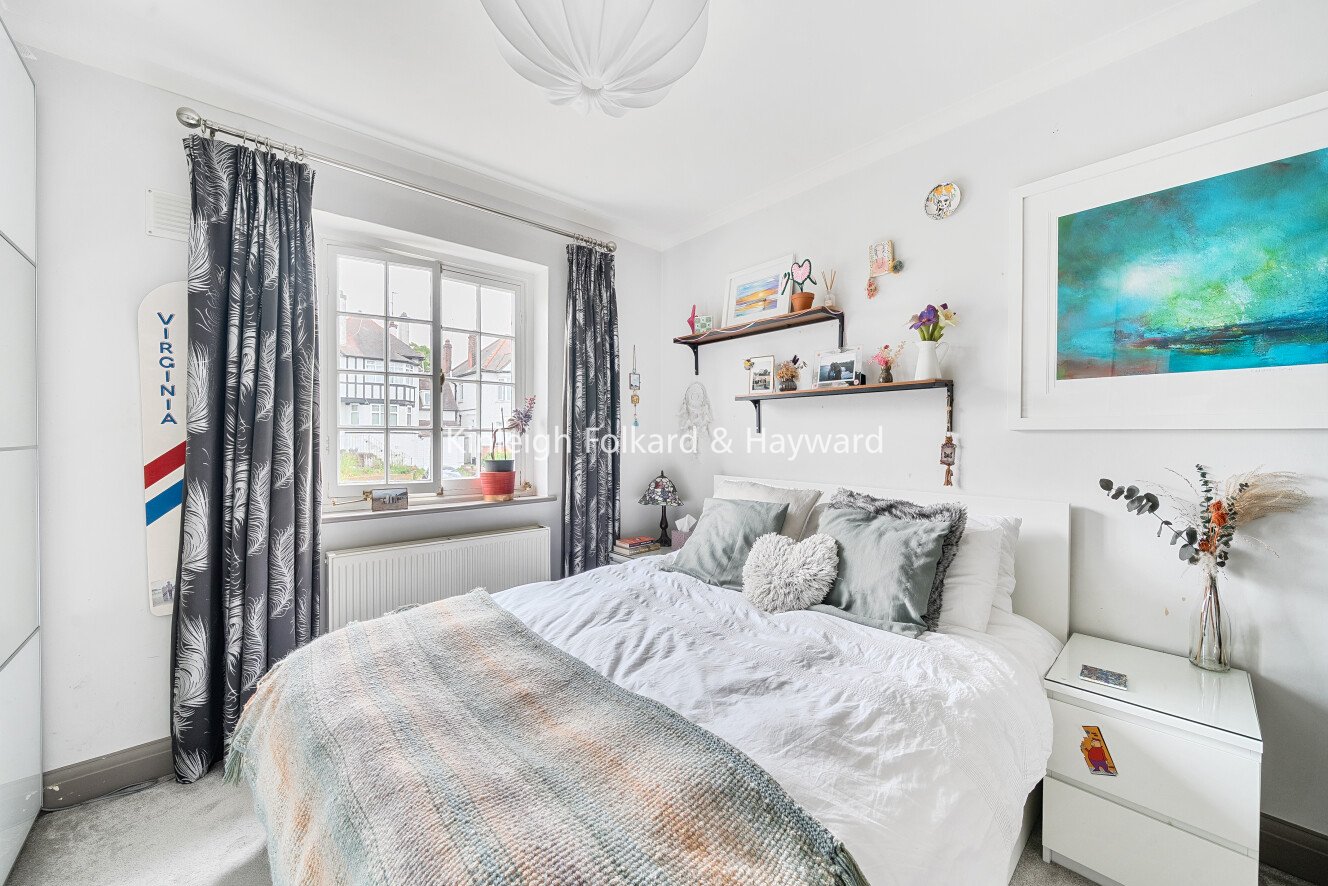 Westbury Road, London, N12