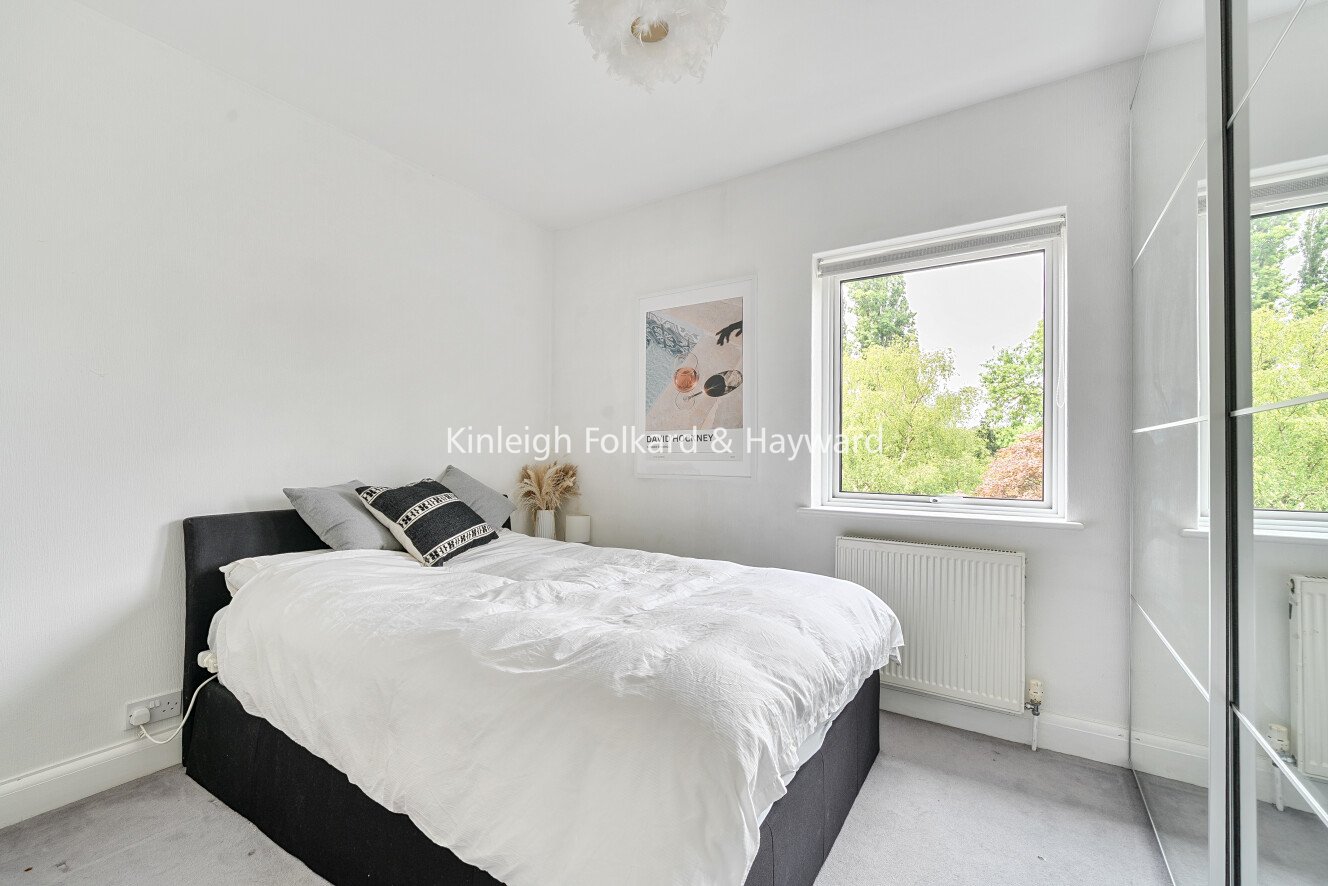 Westbury Road, London, N12