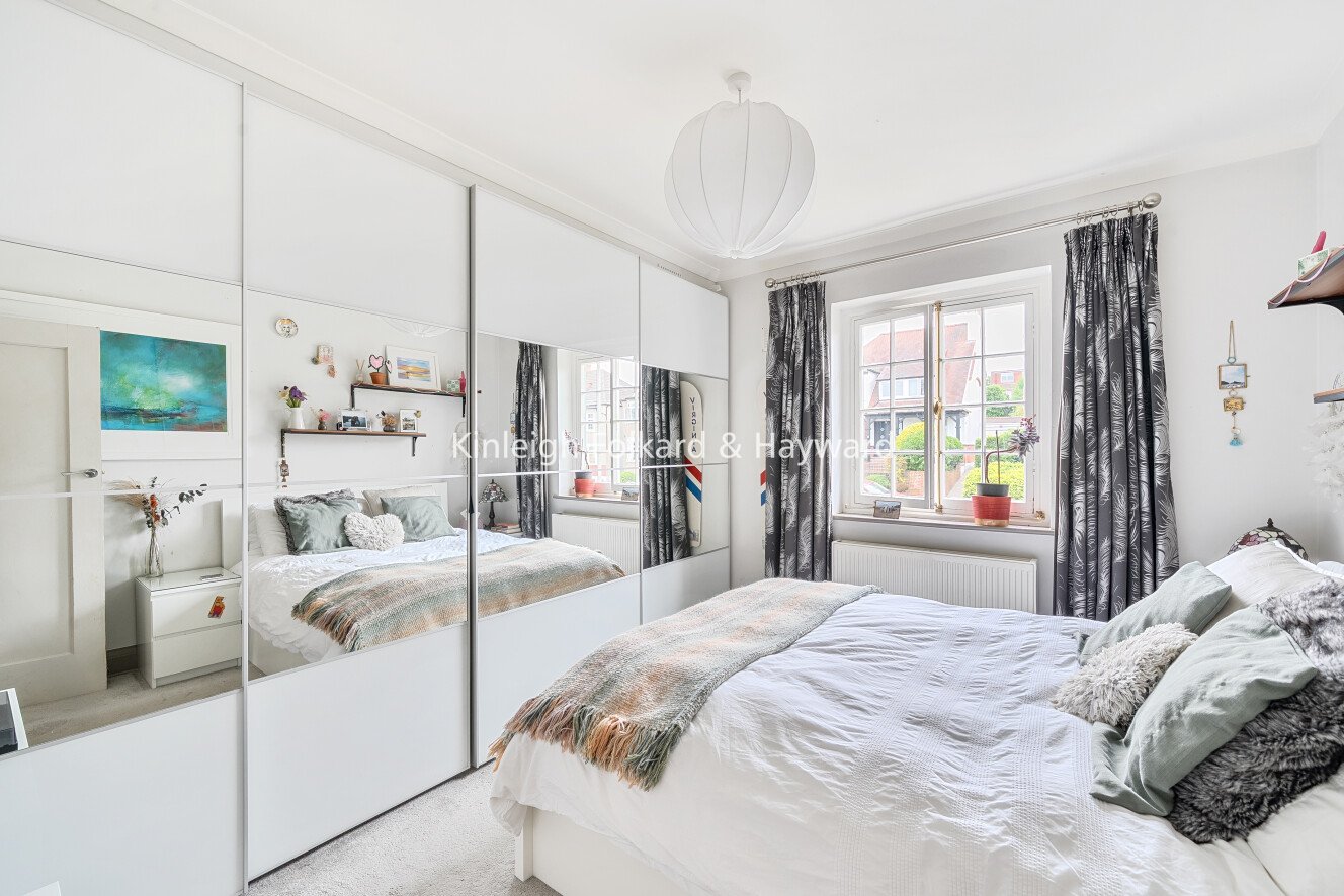 Westbury Road, London, N12